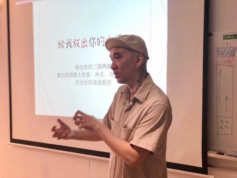 H透露當你憂鬱時，任何一個人帶給你溫暖都會覺得很重要。（圖／翻攝自作家H臉書）