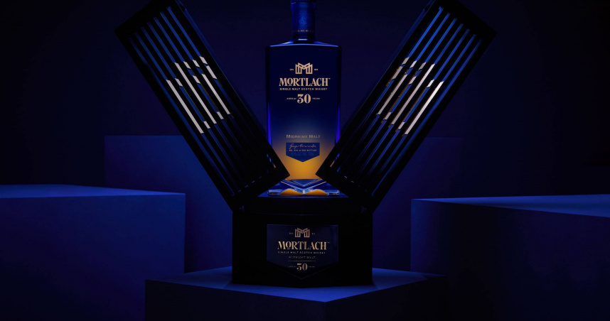 慕赫30年單一麥芽威士忌不僅風味豐富獨特，瓶身及外盒設計也呈現極致完美的形象。（圖／帝亞吉歐提供）