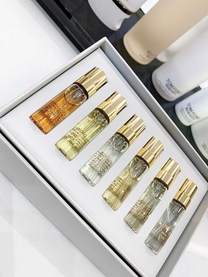 TOM FORD限量私人調香系列經典隨身香氛組(內含神祕東方3ml+禁忌玫瑰3ml+蜜桃狂想3ml+白麝香3ml+冬日光芒3ml+神秘聖木3ml)／3,200元（圖／吳雅鈴攝）