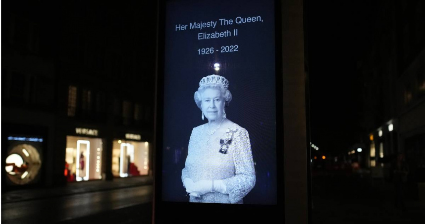 英國女王伊麗莎白二世（Queen Elizabeth II）8日在蘇格蘭巴爾莫勒爾堡辭世。（圖／達志／美聯社）