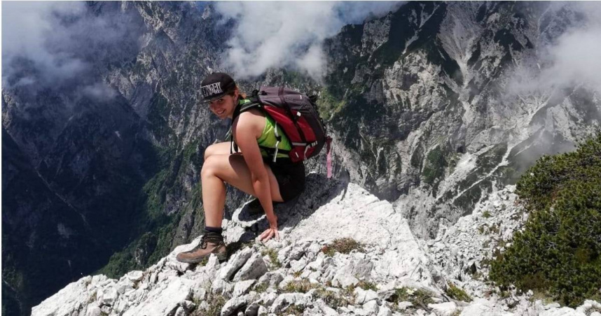 義大利女子登山時不慎踩空墜崖，留下母親及姐姐相依為命。（圖／擷取自Facebook／Mery Masocco）