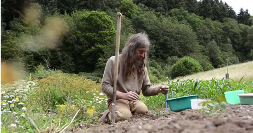 索內曼還在約4公頃的土地上，種植大約100種稀有植物。