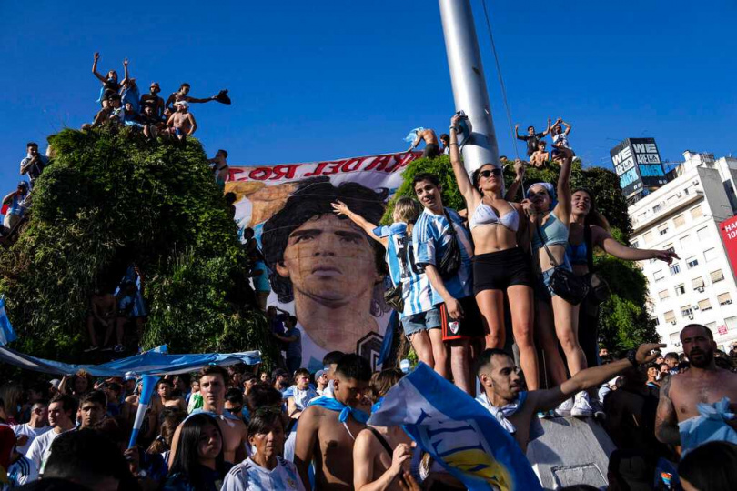 阿根廷奪冠後，不少球迷瘋狂慶祝。（圖／達志／美聯社）