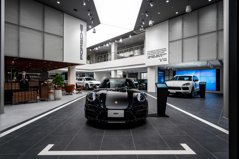 尚騰汽車集團「全新Porsche Centre Tainan台南保時捷中心」今日在台南開幕。（圖／尚騰汽車集團提供）