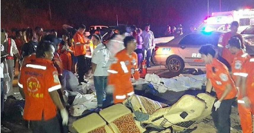 泰國發生火燒車意外，釀11死。（圖／翻攝Anna Gaudreault推特）