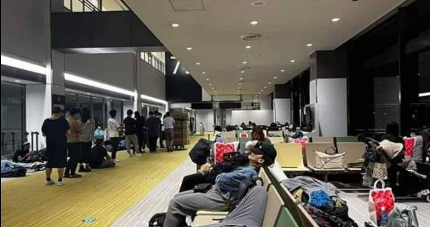 星宇航空因為一連串的意外與失誤，讓不少返台旅客被迫受困在東京成田機場。（圖／翻攝自星宇航空 討論區 STARLUX Airlines）