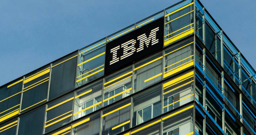 IBM宣布停止招聘那些未來會被AI取代的職務。（圖／達志／美聯社）