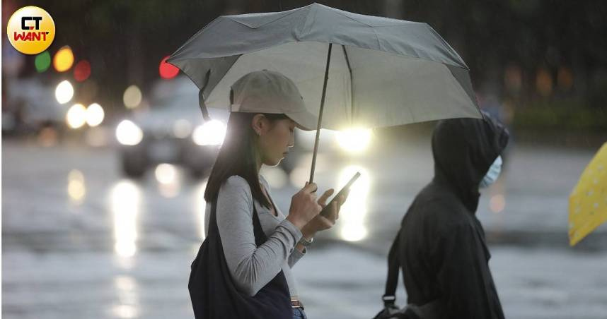 氣象局對4縣市發布大雨特報。（示意圖／劉耿豪攝）