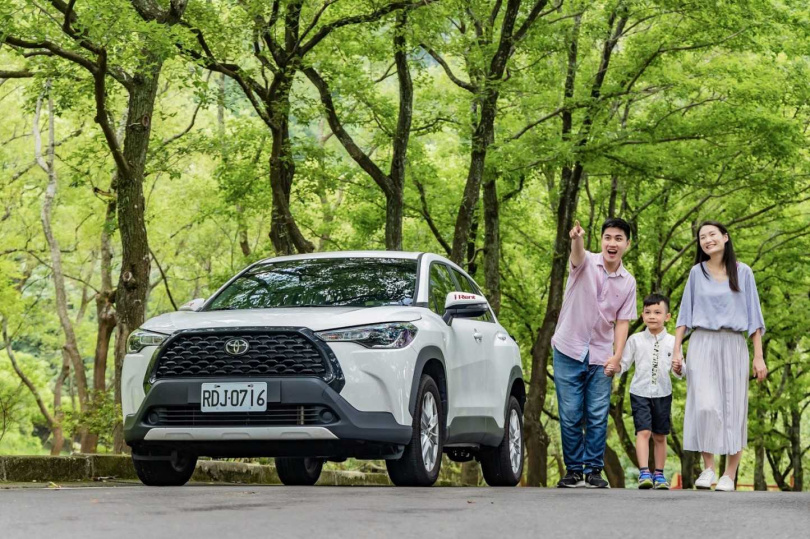 高鐵假期輕鬆「自駕遊」專案含高鐵來回車票+租車，相當於買車票就送租車服務。（圖／台灣高鐵提供）