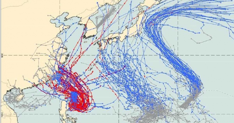 西北太平洋出現3個熱帶系統，未來2周將進入新一輪颱風活躍期。（圖／擷取自Facebook／天氣風險 WeatherRisk）