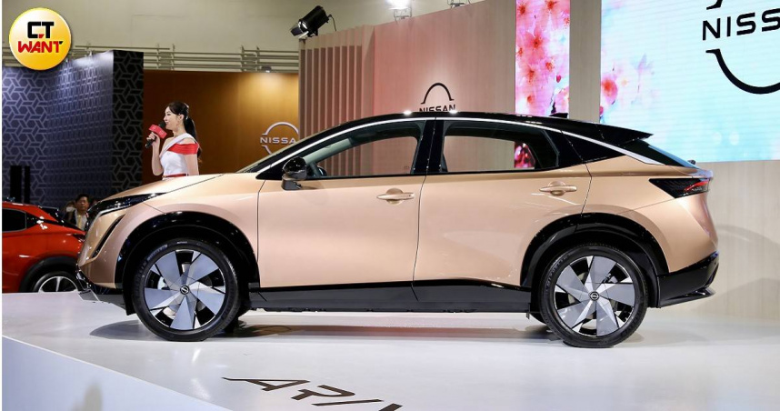 Nissan新世代電動休旅Ariya在台北車展首度亮相，預計明年下半年正式上市。（圖／方萬民攝）
