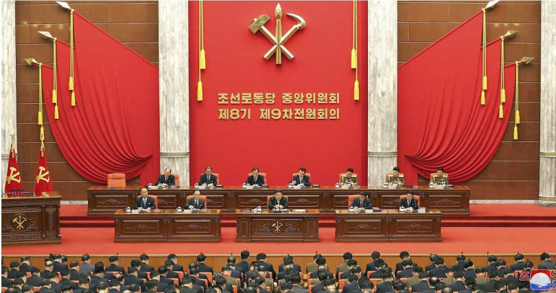 金正恩在27日舉行的朝鮮勞動黨重要會議上，談及新年政策方向時表示，平壤將擴大與「反帝國主義獨立自主」國家的戰略合作。（圖／達志／美聯社）