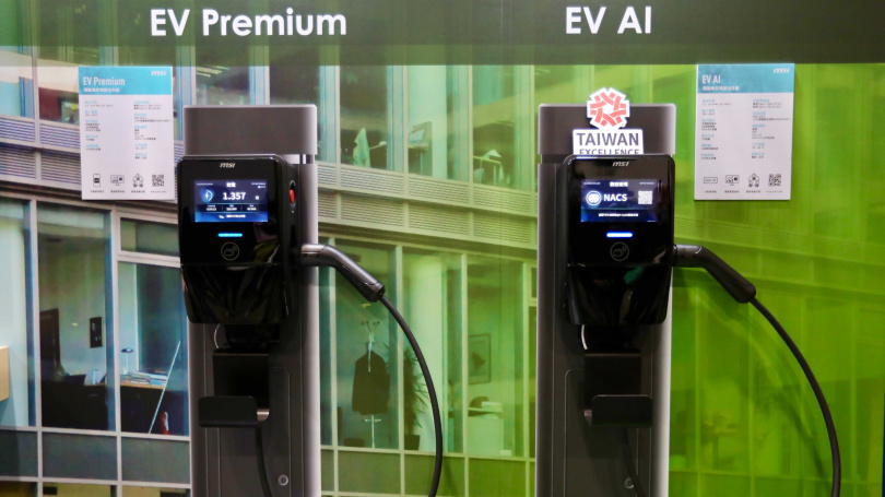針對商業應用如公共停車場、充電站、建案等，微星推出「EV Premium」、「EV AI」兩種解決方案。（圖／方萬民攝）