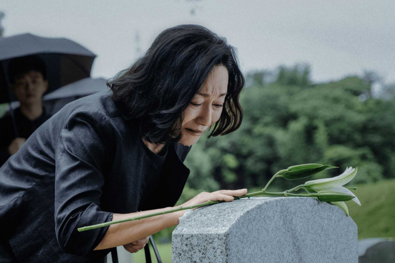 金馬影后惠英紅在《拯救嫌疑人》中，撕心裂肺演出愛女慘遭殺害的母親。（圖／原創娛樂提供）